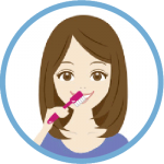 STEP2-通常の歯磨きを行いお口の中をきれいにします。また唇の乾燥防止にワセリンを塗布します。